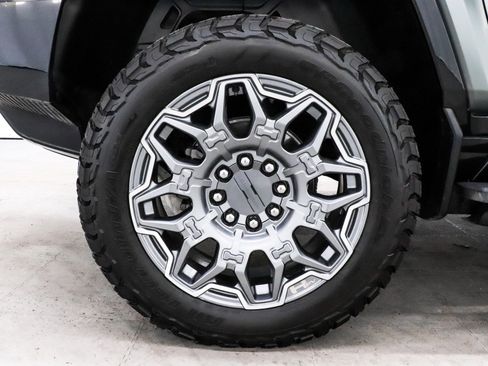 Used 2024 GMC Hummer EV 3X image 10