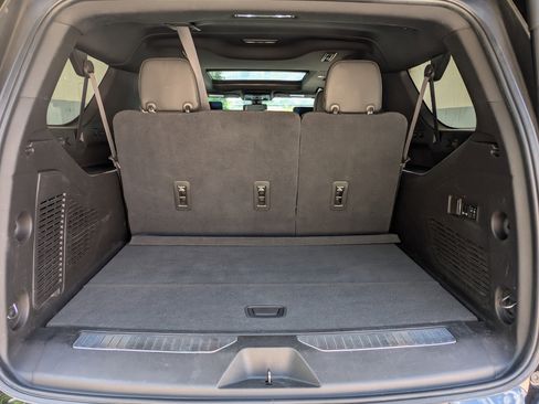 Used 2021 Chevrolet Suburban RST w/ Luxury Package RWD image 20