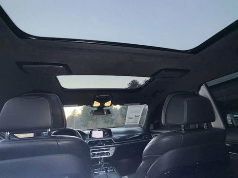 Used 2017 BMW 750i image 45
