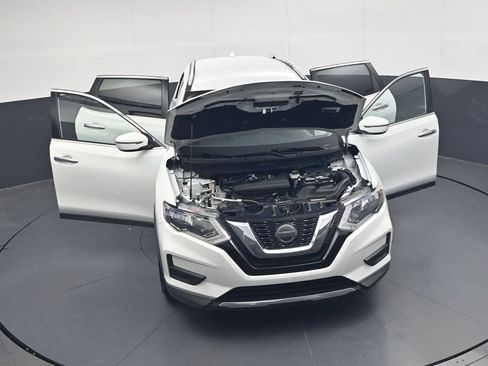 Used 2018 Nissan Rogue SV AWD/4WD image 36