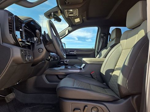 Used 2025 Chevrolet Silverado 1500 ZR2 w/ Technology Package image 23