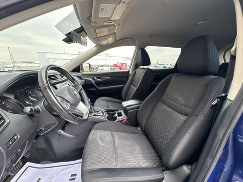Used 2019 Nissan Rogue SV w/ Premium Package AWD/4WD image 12