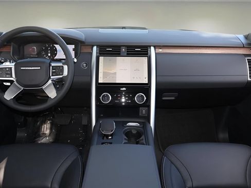 New 2026 Land Rover Discovery S AWD/4WD image 16