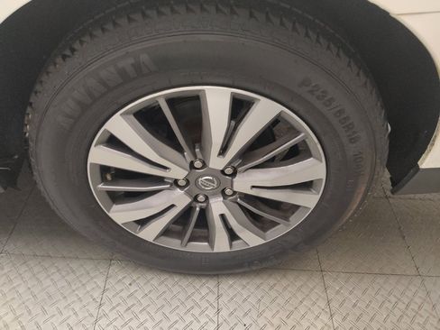 Used 2019 Nissan Pathfinder SL FWD image 31