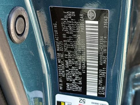 Used 2025 Toyota Camry SE w/ Convenience Package FWD image 33