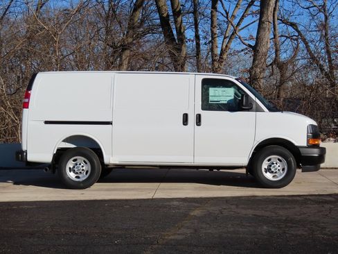 New 2025 Chevrolet Express 2500 Work Van w/ Safety Package image 2