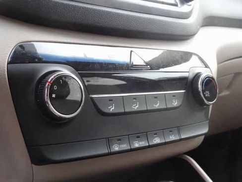 Used 2017 Hyundai Tucson SE image 12