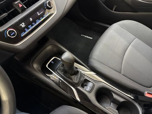 Used 2021 Toyota Corolla LE image 18