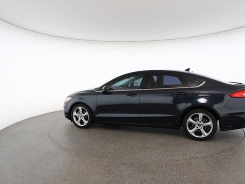 Used 2020 Ford Fusion SE w/ Equipment Group 151A image 8