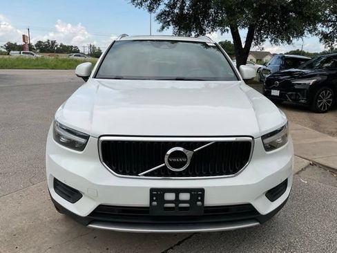 Used 2020 Volvo XC40 T5 Momentum w/ Protection Package Premier AWD/4WD image 2