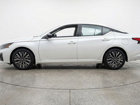 Used 2025 Nissan Altima 2.5 SV FWD image 5