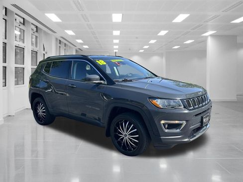 Used 2018 Jeep Compass Limited AWD/4WD image 3