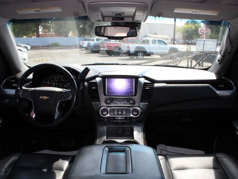 Used 2019 Chevrolet Suburban LT image 25
