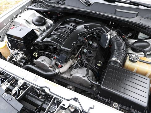 Used 2010 Dodge Challenger SE RWD image 40