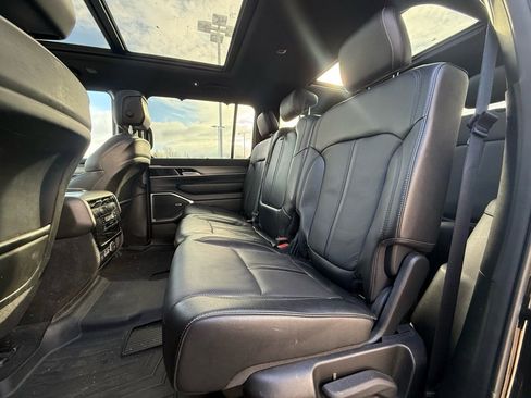 Used 2023 Jeep Wagoneer Series II w/ Convenience Group I image 24