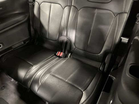 Used 2022 Jeep Grand Cherokee L Limited image 12