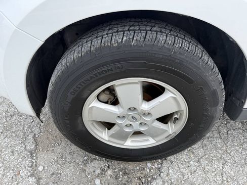 Used 2011 Ford Escape XLT w/ Class II Trailer Tow Pkg AWD/4WD image 9
