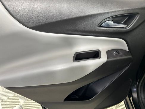 Used 2020 Chevrolet Equinox LS image 16