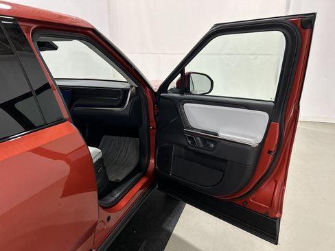 Used 2022 Rivian R1T Adventure AWD/4WD image 18