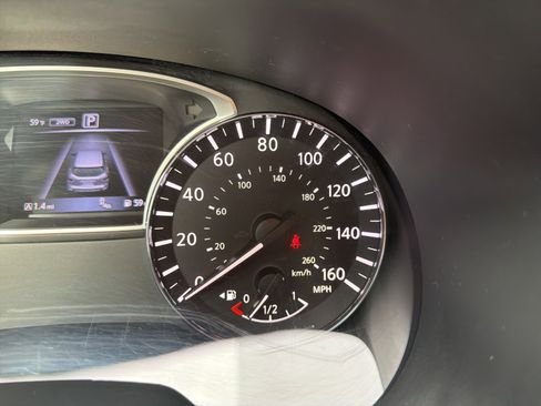 Used 2017 Nissan Pathfinder SL image 59