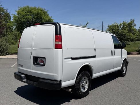 Used 2012 Chevrolet Express 2500 RWD image 5