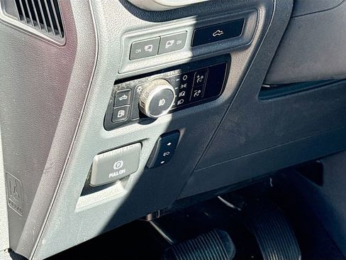 Used 2024 Ford F150 Lariat w/ Bed Utility Package AWD/4WD image 10