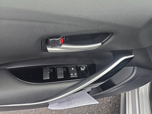 Used 2020 Toyota Corolla XSE image 9