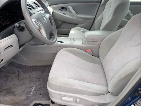 Used 2011 Toyota Camry LE FWD image 9