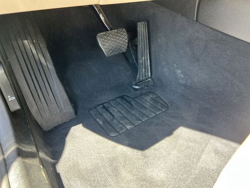 Used 2023 BMW 530i w/ Premium Package image 17