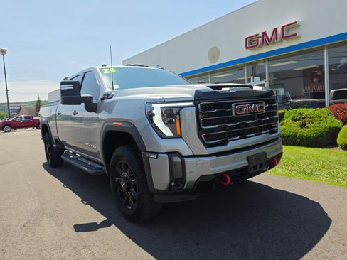 Used 2024 GMC Sierra 2500 AT4 w/ Technology Package AWD/4WD image 1