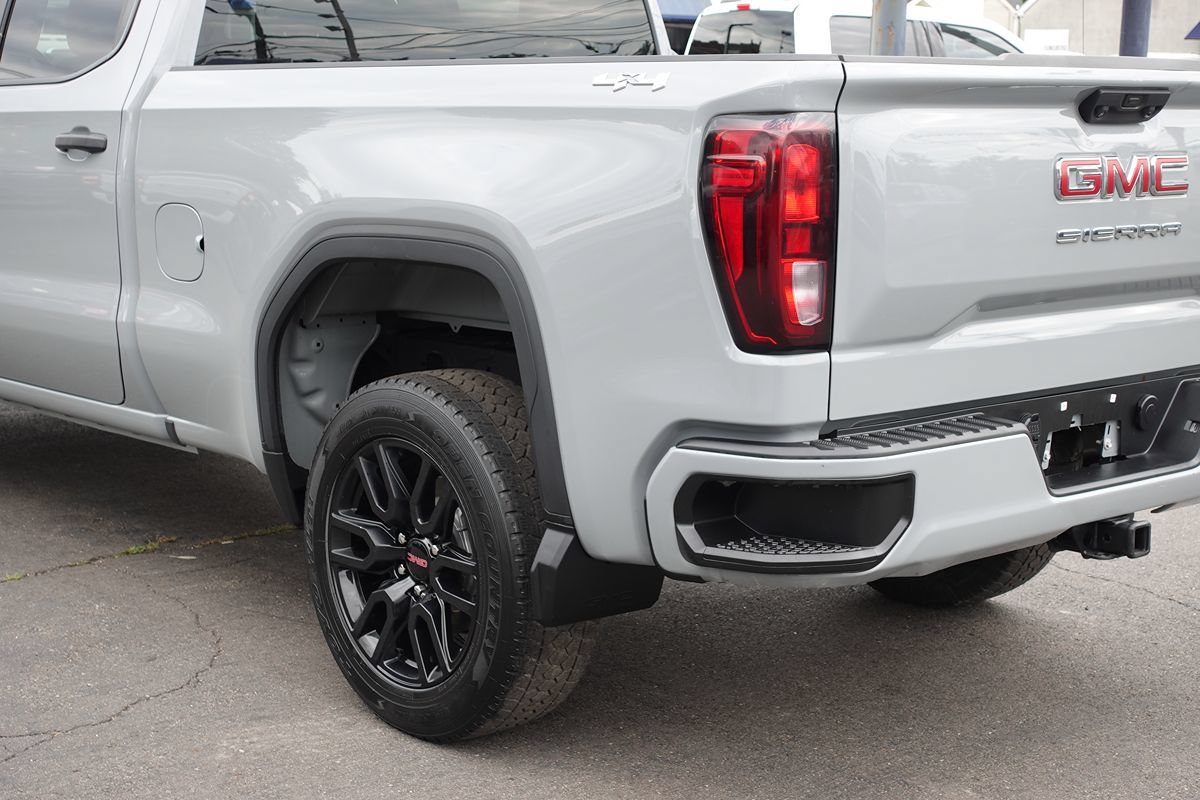 Used 2024 GMC Sierra 1500 Pro w/ Graphite Edition AWD/4WD image 9