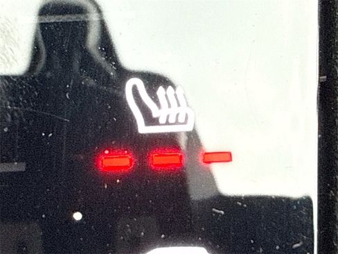 Used 2020 Porsche Cayenne w/ Premium Package image 22