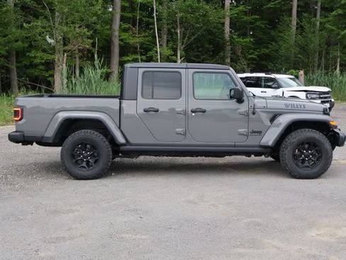 Used 2023 Jeep Gladiator Sport AWD/4WD image 7