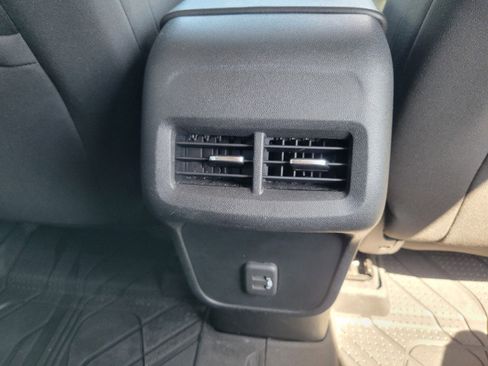 Used 2020 Chevrolet Equinox LT FWD image 27