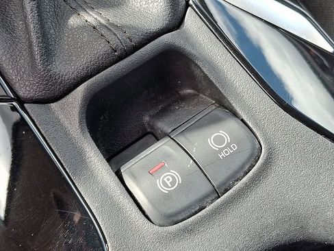 Used 2021 Toyota Corolla LE w/ Carpet Mat Package (TMS) FWD image 24