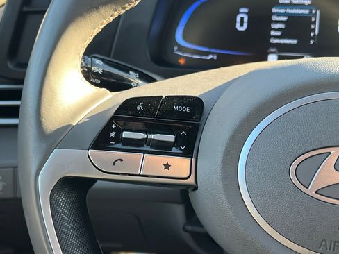 Certified 2025 Hyundai Elantra Sport image 27