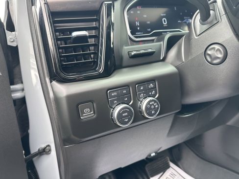 Used 2024 GMC Sierra 1500 AT4 w/ Technology Package image 15