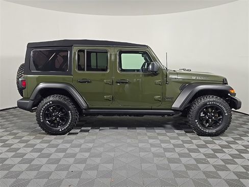 Used 2021 Jeep Wrangler Unlimited Willys image 8
