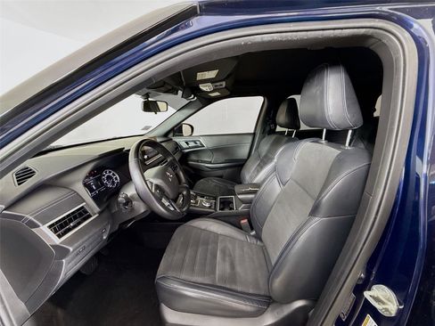 Used 2022 Mitsubishi Outlander SE image 11