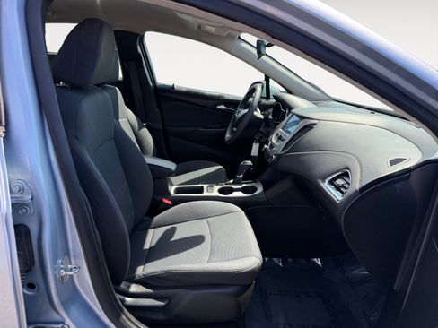 Used 2018 Chevrolet Cruze LS FWD image 19