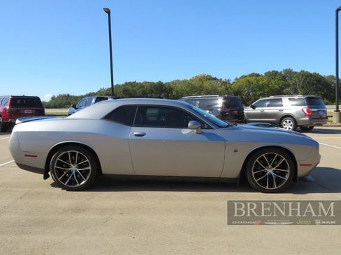 Used 2016 Dodge Challenger R/T Scat Pack image 7