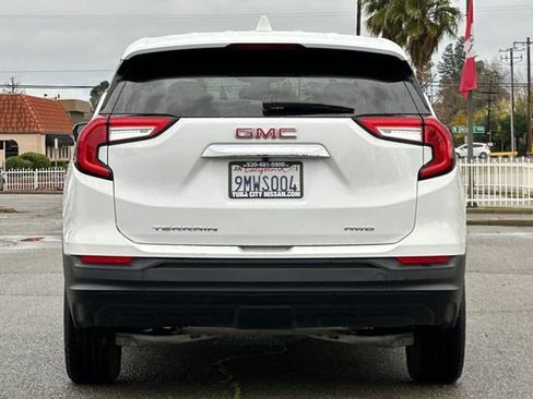 Used 2024 GMC Terrain SLE image 5