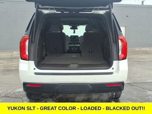 Used 2023 GMC Yukon SLT w/ SLT Premium Package image 8