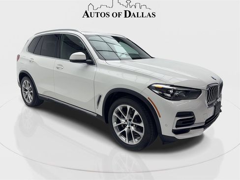 Used 2022 BMW X5 xDrive40i w/ Parking Assistance Package image 2