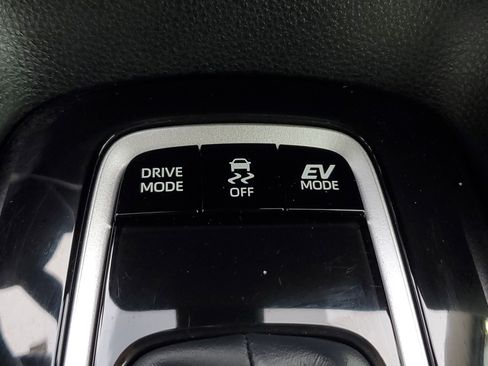 Used 2025 Toyota Corolla LE w/ Convenience Package image 25