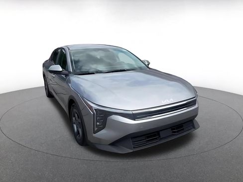 Used 2026 Kia K4 FWD image 3