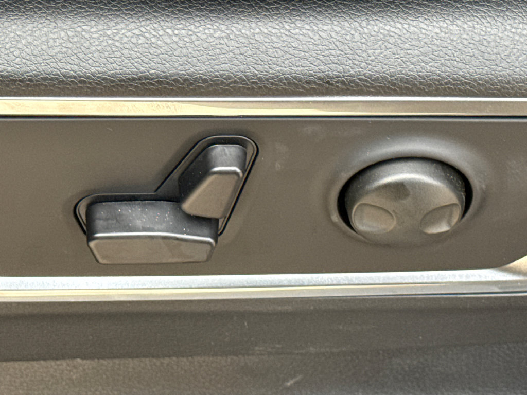 New 2026 RAM 1500 Laramie w/ Night Edition AWD/4WD image 21