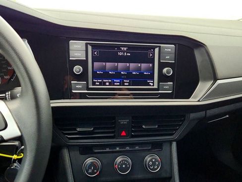 Used 2020 Volkswagen Jetta S w/ Driver Assistance Package image 17