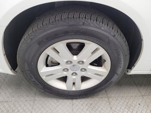 Used 2018 Dodge Grand Caravan SXT image 31