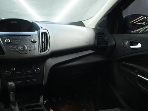 Used 2017 Ford Escape SE FWD image 21